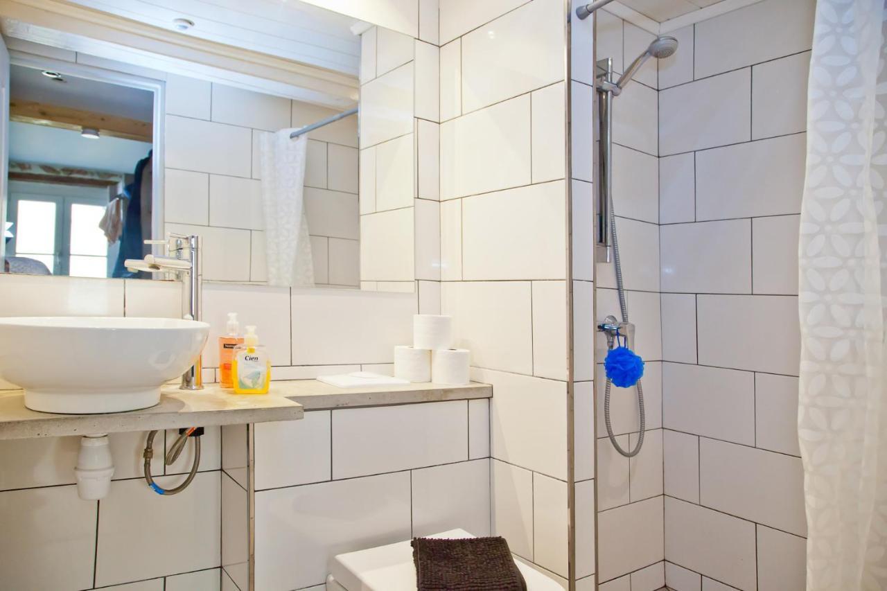 Oasis Hostel Antibes Ngoại thất bức ảnh