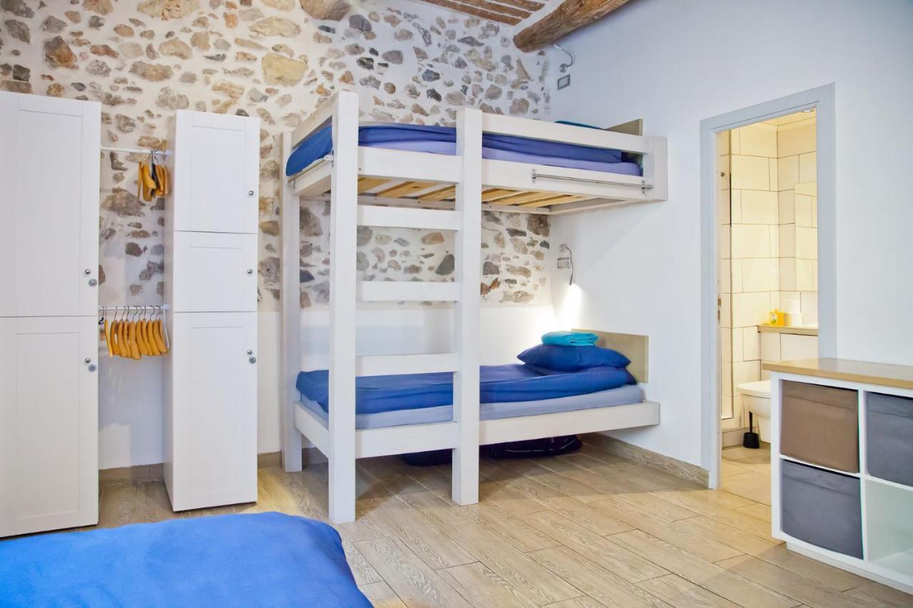 Oasis Hostel Antibes Ngoại thất bức ảnh