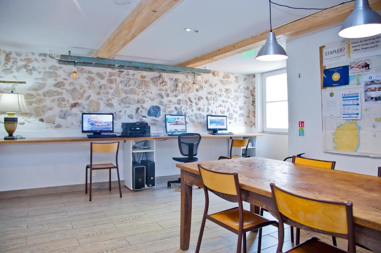 Oasis Hostel Antibes Ngoại thất bức ảnh